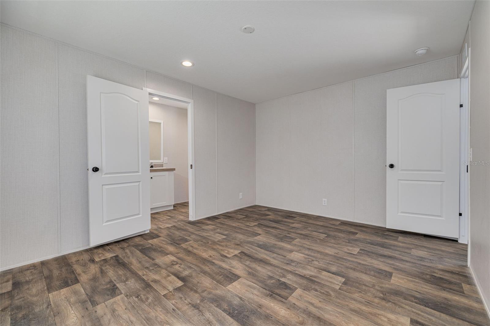 INDIAN OAKS HILLS - Residential