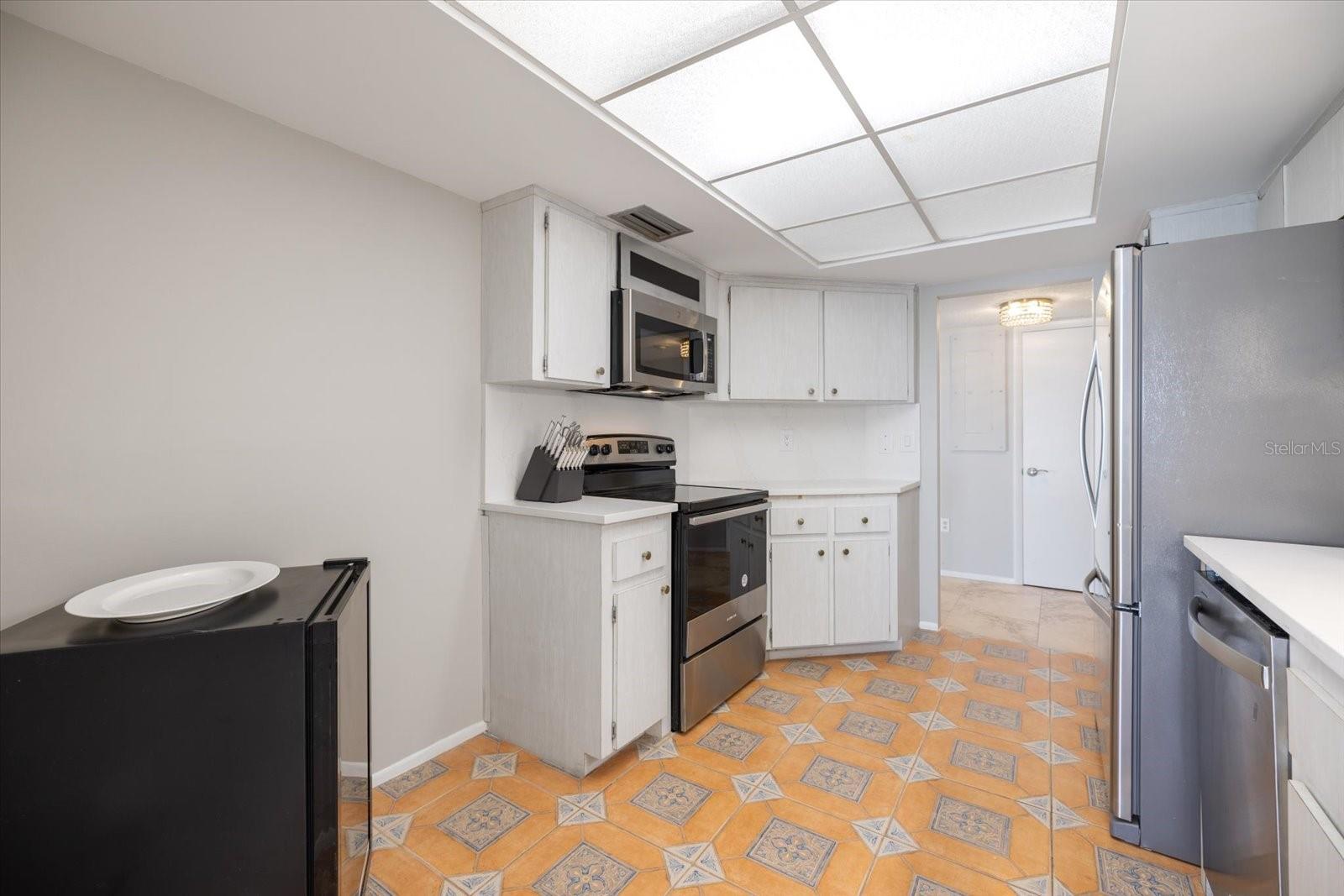 LIDO AMBASSADOR - Residential Lease