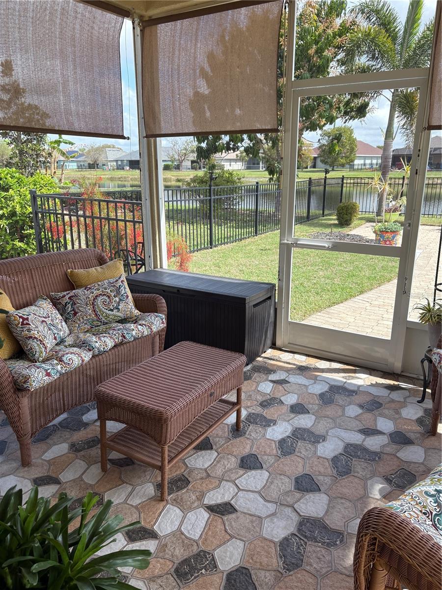 CREEKSIDE - Residential