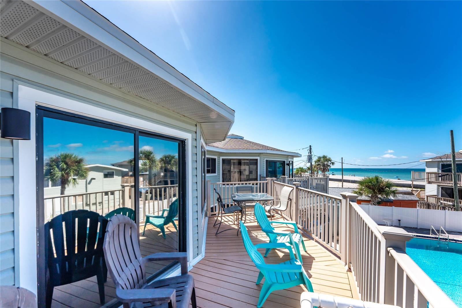 CASTAWAYS - Residential