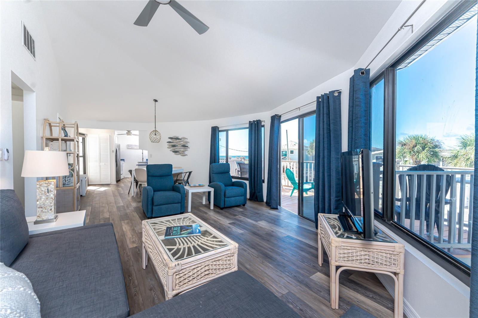 CASTAWAYS - Residential