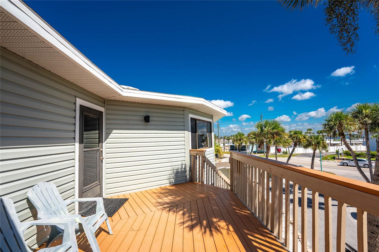 CASTAWAYS - Residential