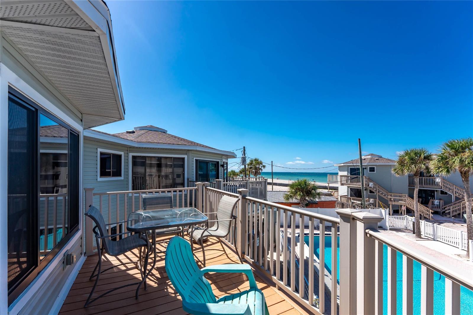 CASTAWAYS - Residential