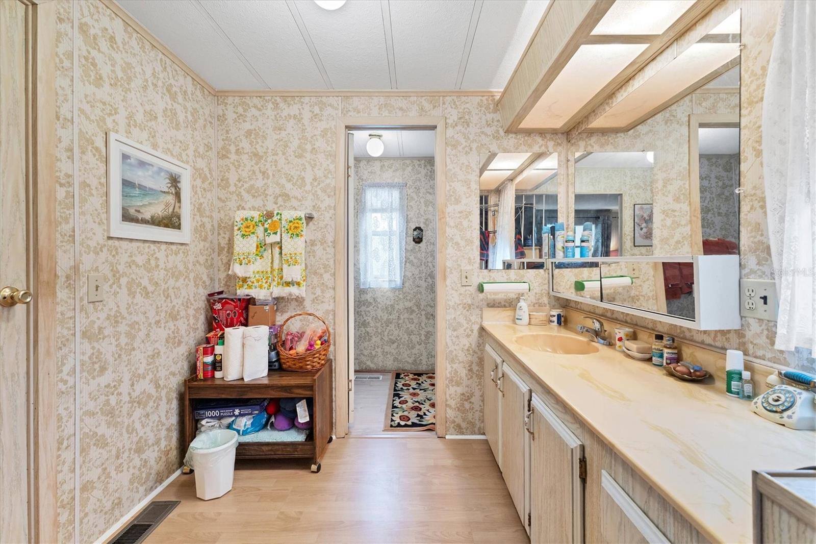SHADOW BROOK MOBILE HOME - Residential