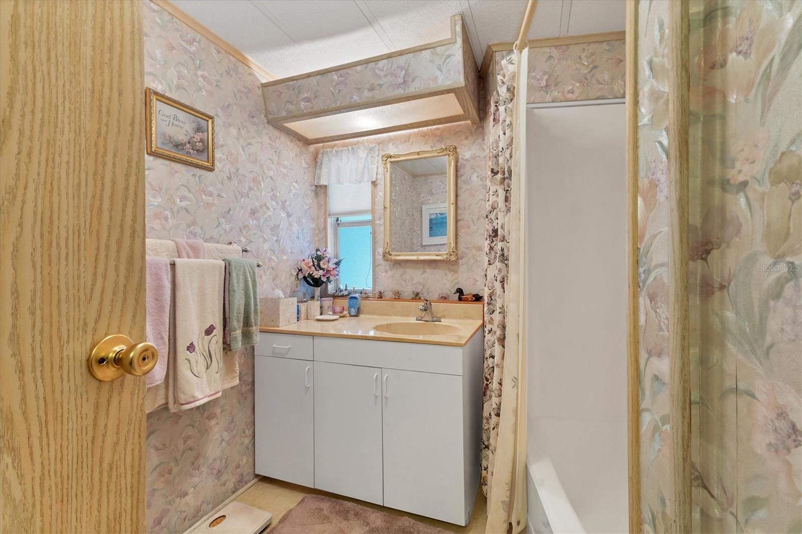 SHADOW BROOK MOBILE HOME - Residential