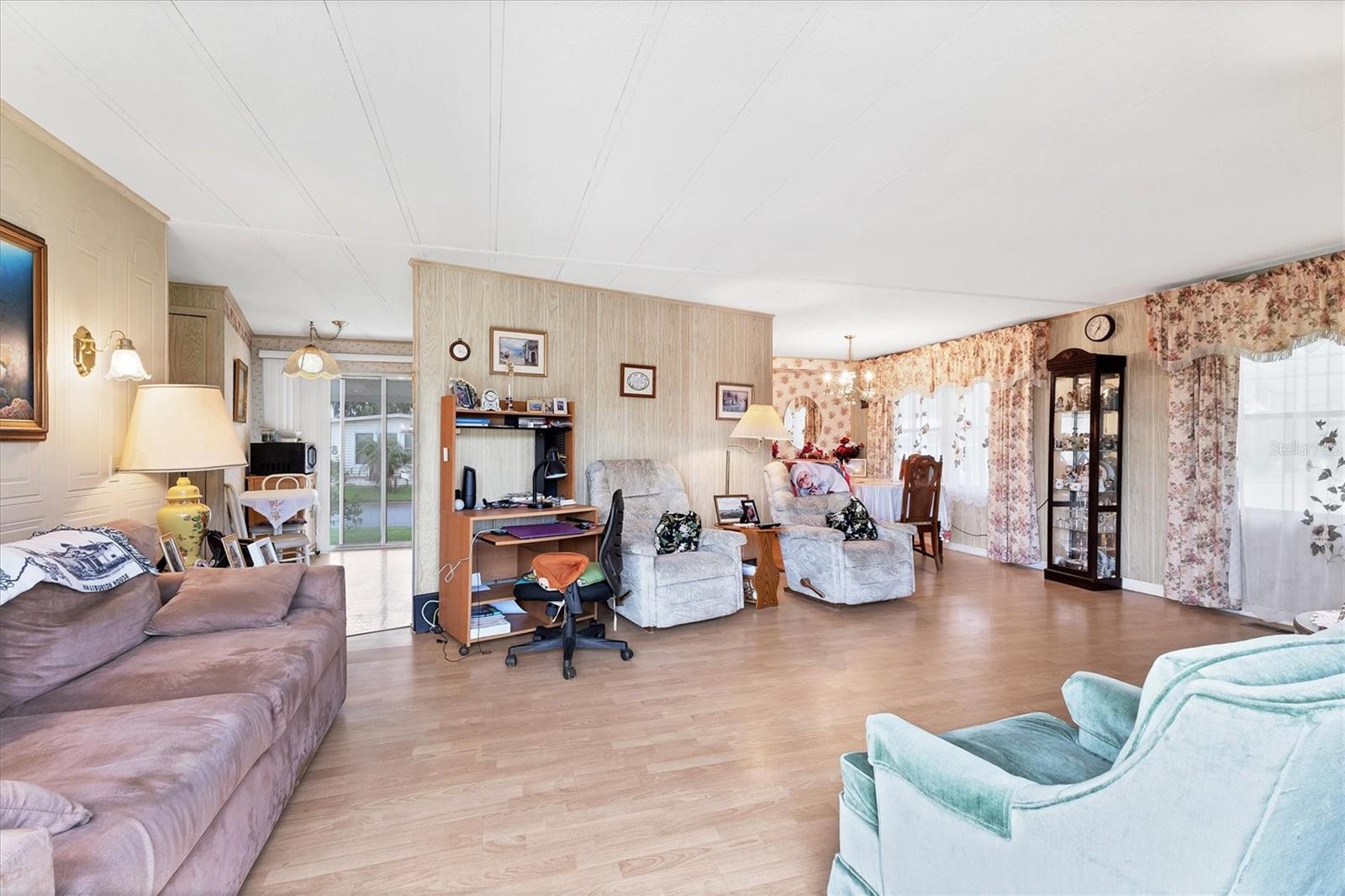 SHADOW BROOK MOBILE HOME - Residential