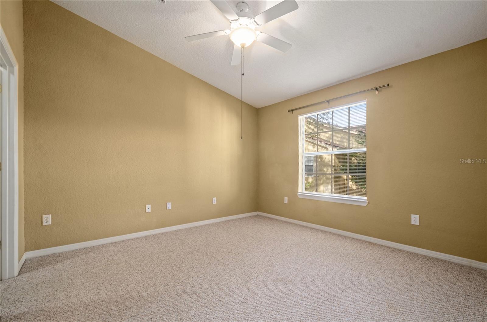 CRESCENT PLACE AT LAKE LOTUS CONDO - Residential