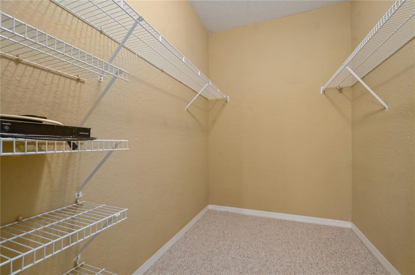 CRESCENT PLACE AT LAKE LOTUS CONDO - Residential