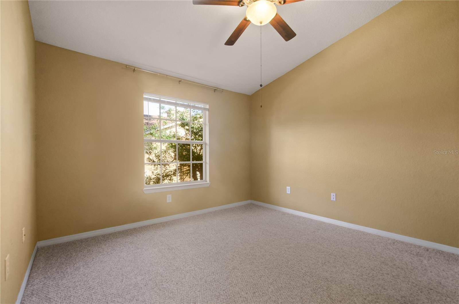 CRESCENT PLACE AT LAKE LOTUS CONDO - Residential