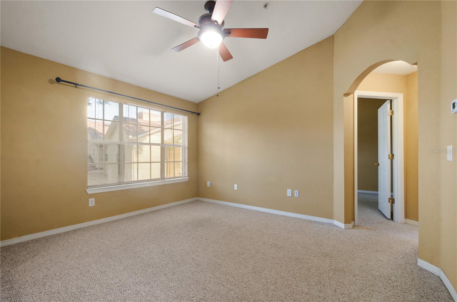 CRESCENT PLACE AT LAKE LOTUS CONDO - Residential