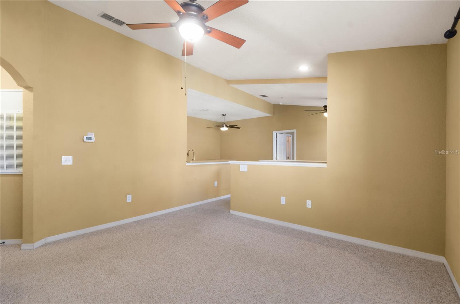 CRESCENT PLACE AT LAKE LOTUS CONDO - Residential