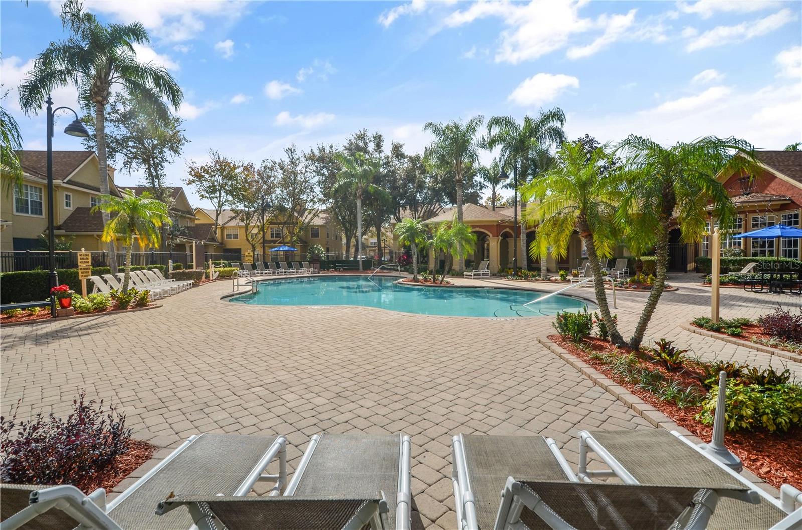 CRESCENT PLACE AT LAKE LOTUS CONDO - Residential