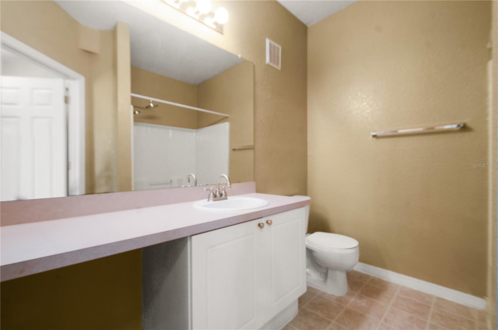 CRESCENT PLACE AT LAKE LOTUS CONDO - Residential