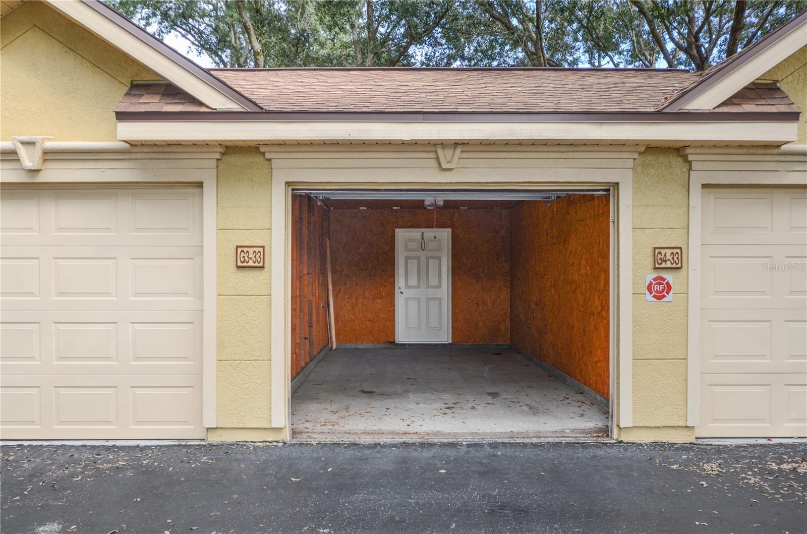 CRESCENT PLACE AT LAKE LOTUS CONDO - Residential