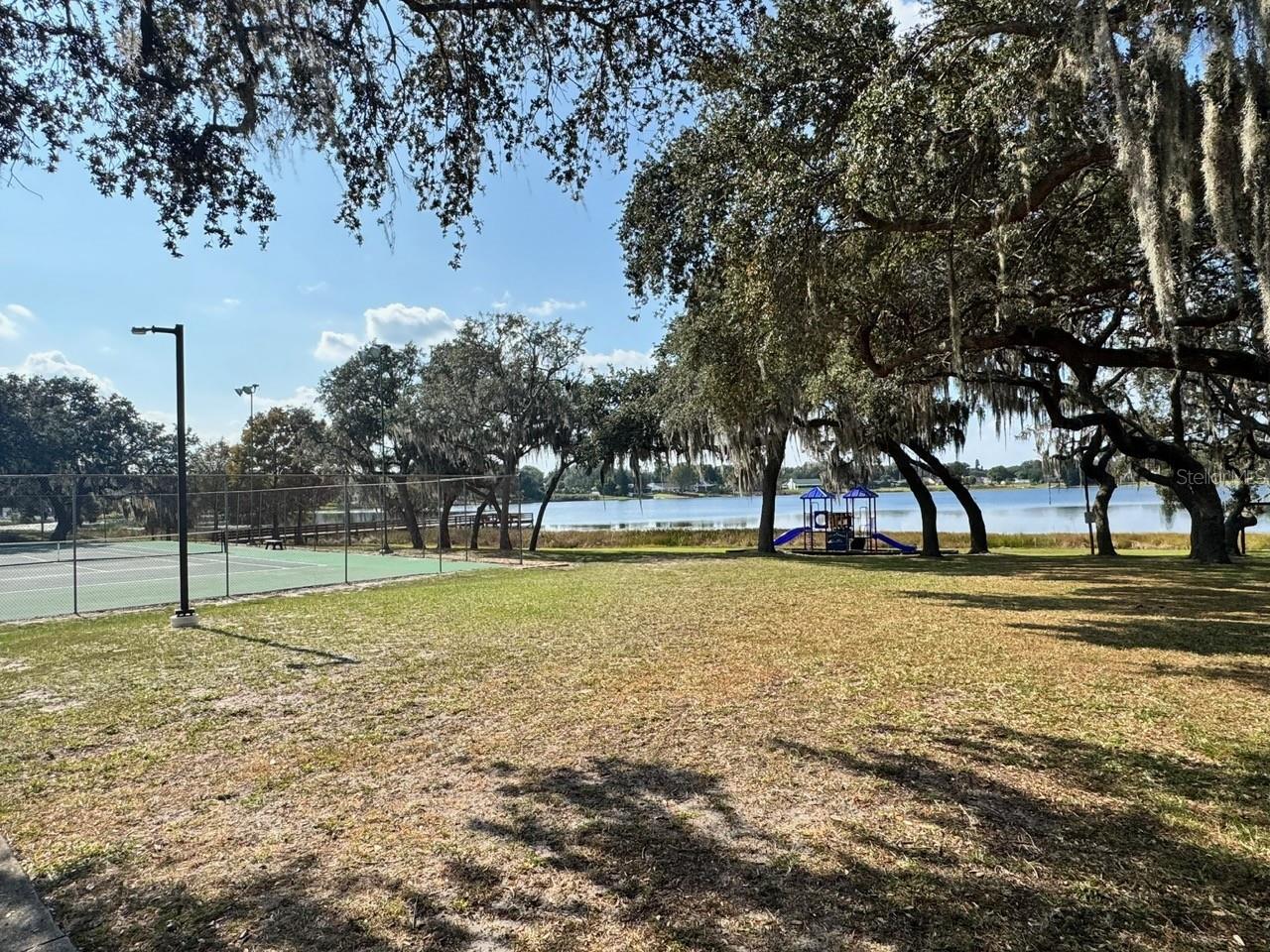 BAY LAKES AT GRANADA SEC 01 - Residential Lease