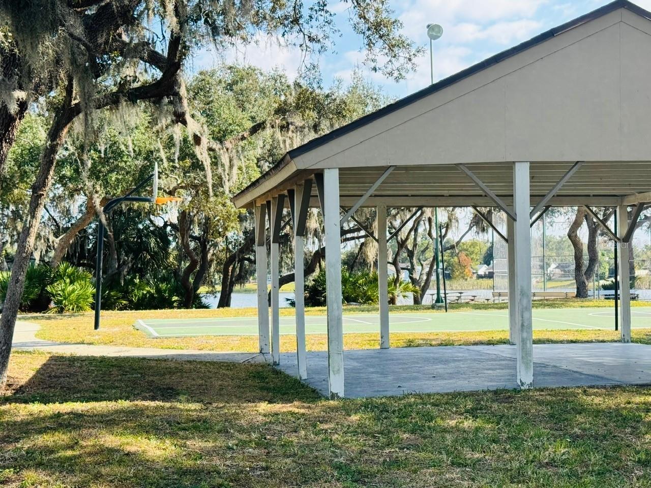 BAY LAKES AT GRANADA SEC 01 - Residential Lease