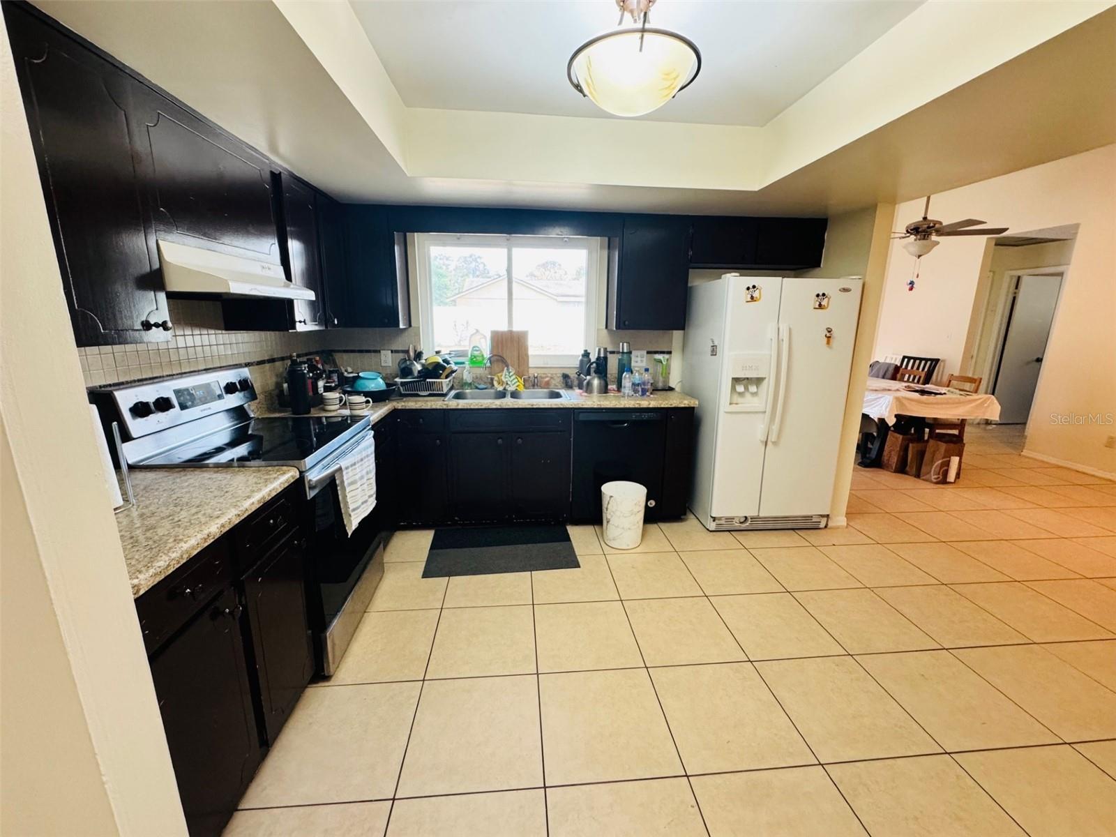 BAY LAKES AT GRANADA SEC 01 - Residential Lease