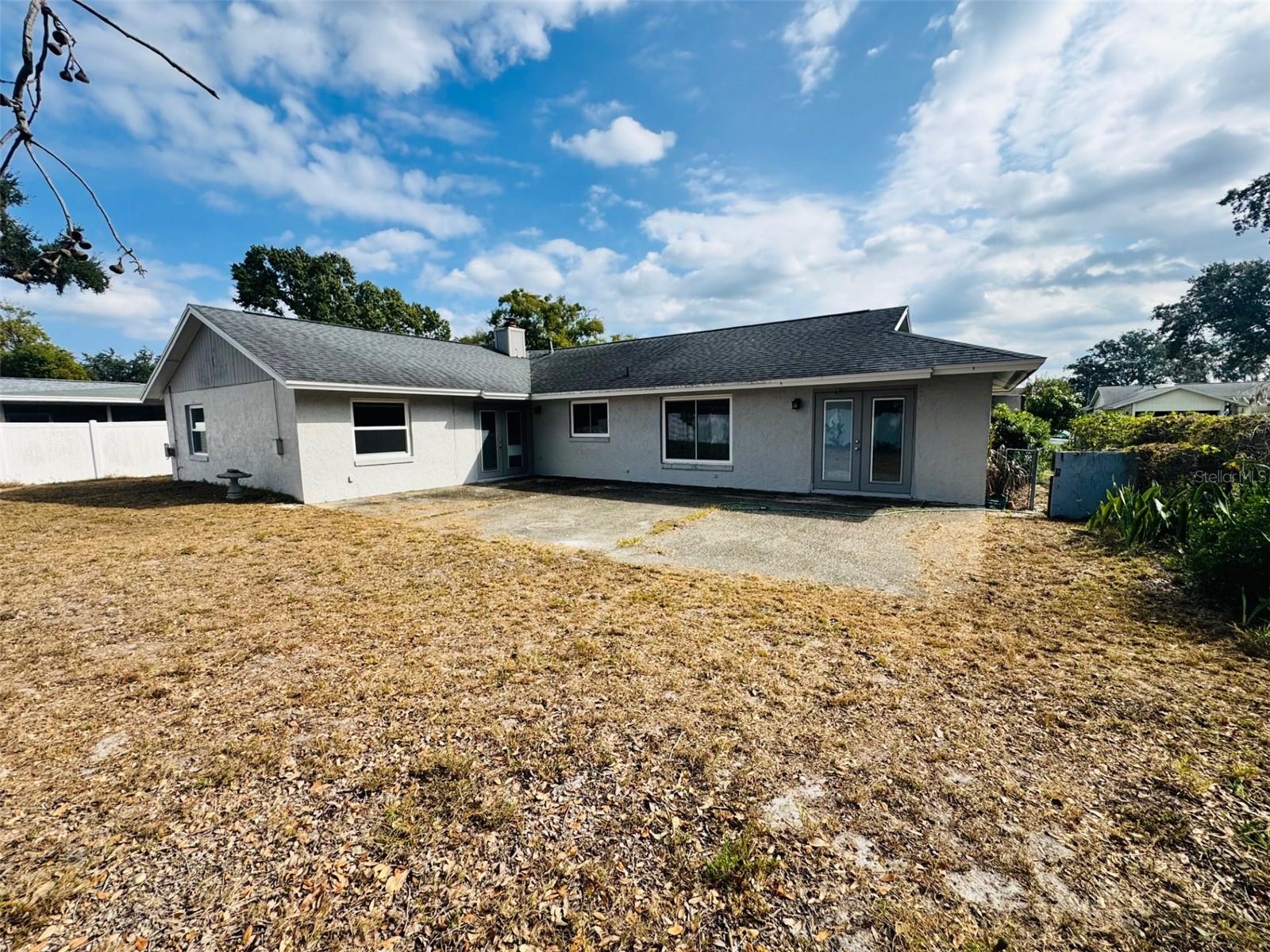 BAY LAKES AT GRANADA SEC 01 - Residential Lease