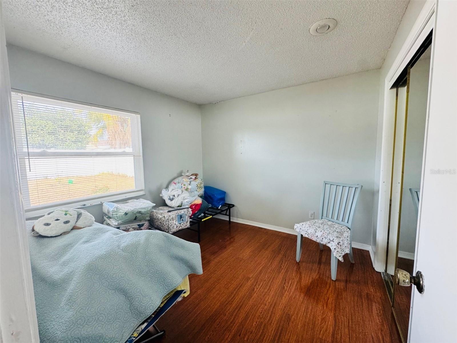 BAY LAKES AT GRANADA SEC 01 - Residential Lease