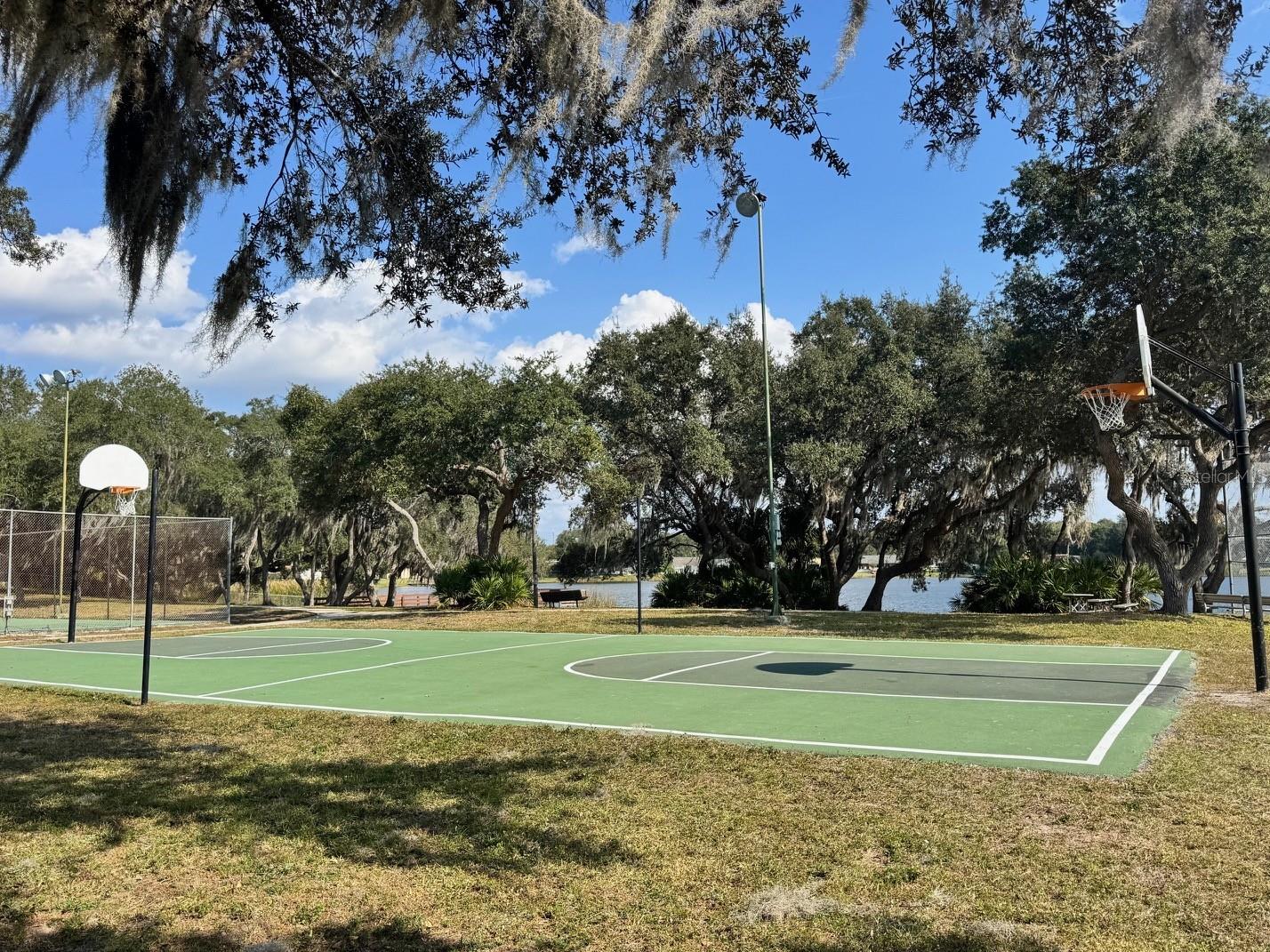 BAY LAKES AT GRANADA SEC 01 - Residential Lease