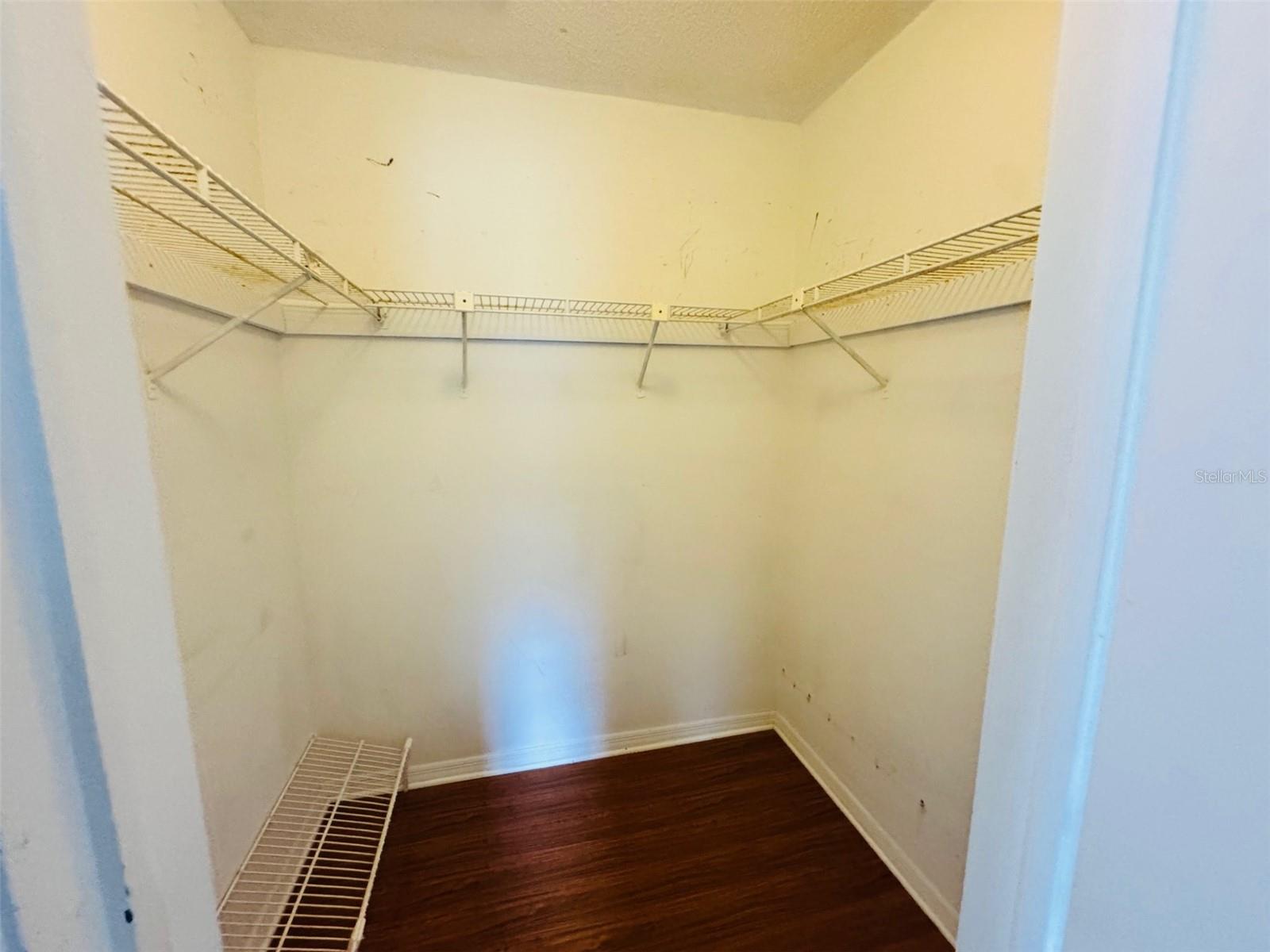 BAY LAKES AT GRANADA SEC 01 - Residential Lease