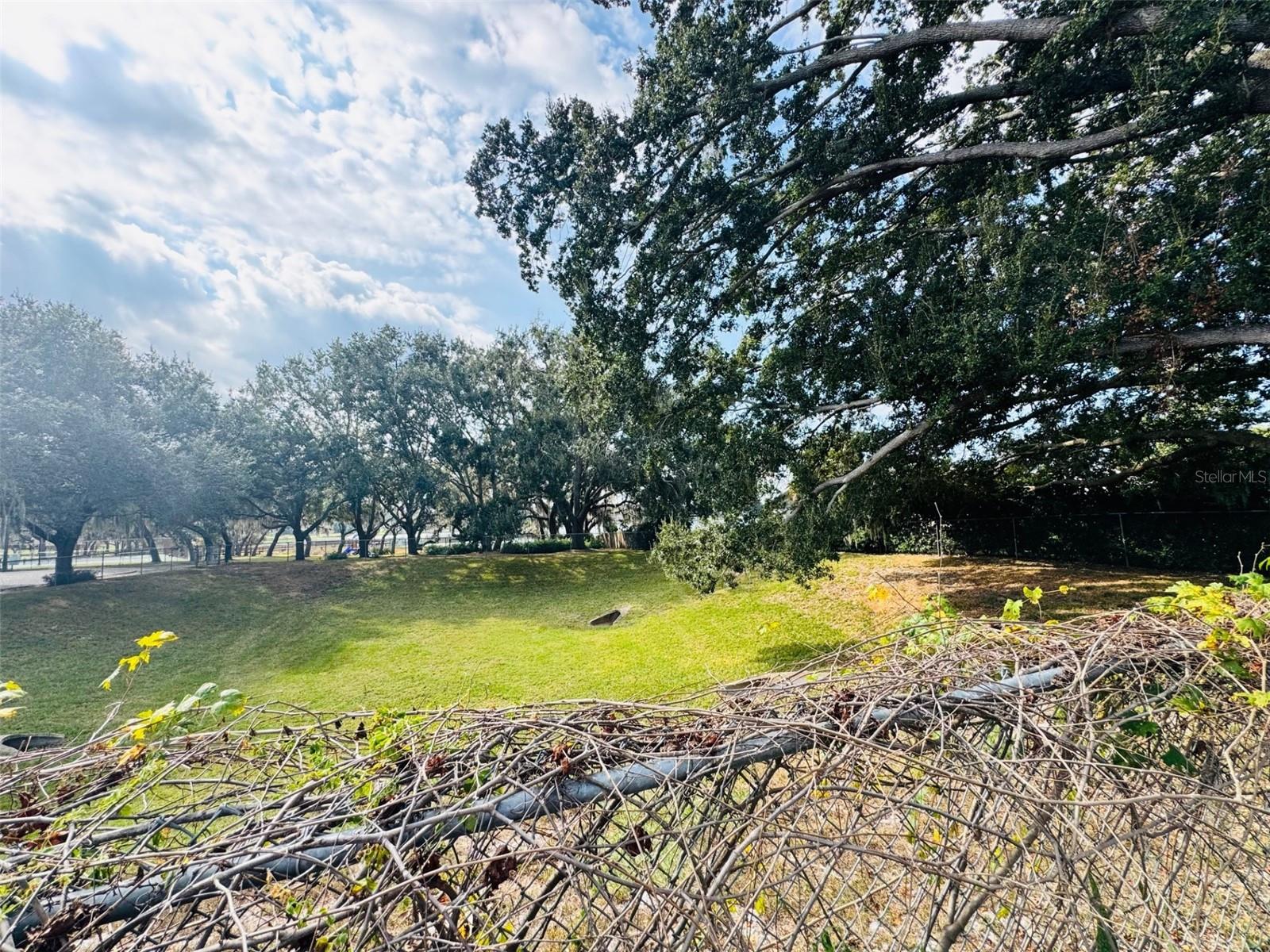 BAY LAKES AT GRANADA SEC 01 - Residential Lease