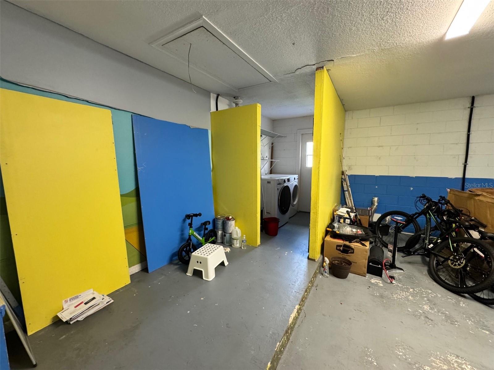 BAY LAKES AT GRANADA SEC 01 - Residential Lease