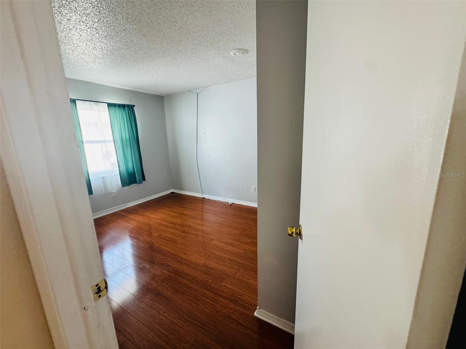 BAY LAKES AT GRANADA SEC 01 - Residential Lease