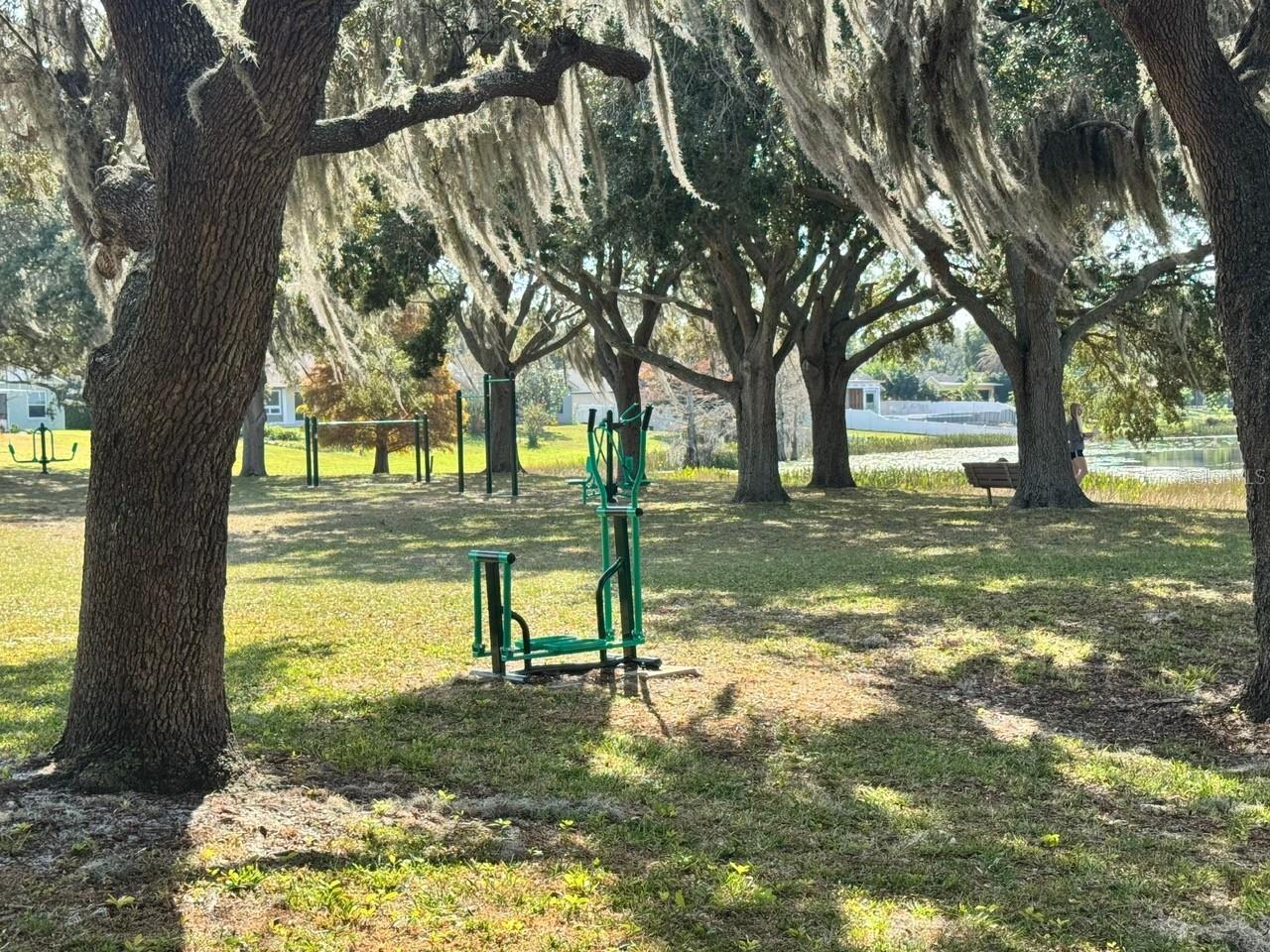 BAY LAKES AT GRANADA SEC 01 - Residential Lease