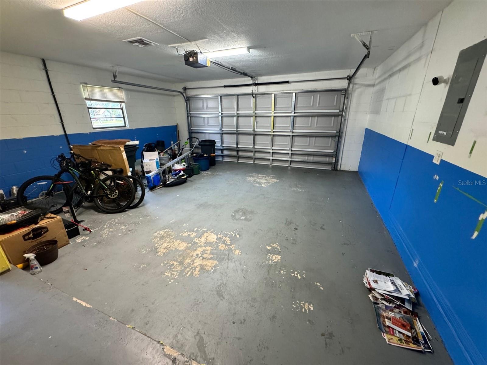 BAY LAKES AT GRANADA SEC 01 - Residential Lease