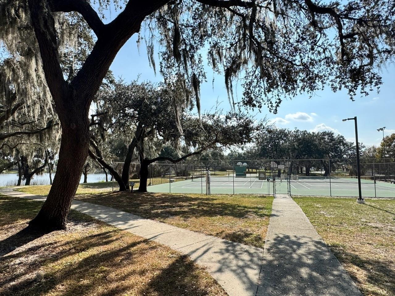 BAY LAKES AT GRANADA SEC 01 - Residential Lease