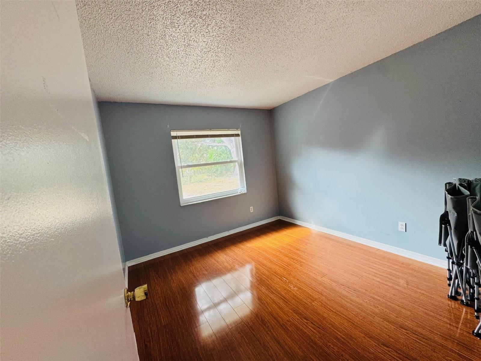 BAY LAKES AT GRANADA SEC 01 - Residential Lease