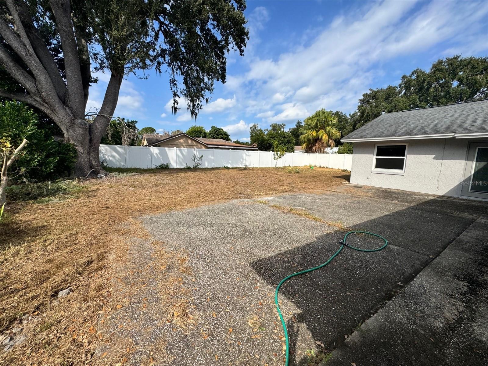 BAY LAKES AT GRANADA SEC 01 - Residential Lease