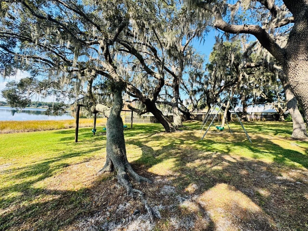 BAY LAKES AT GRANADA SEC 01 - Residential Lease