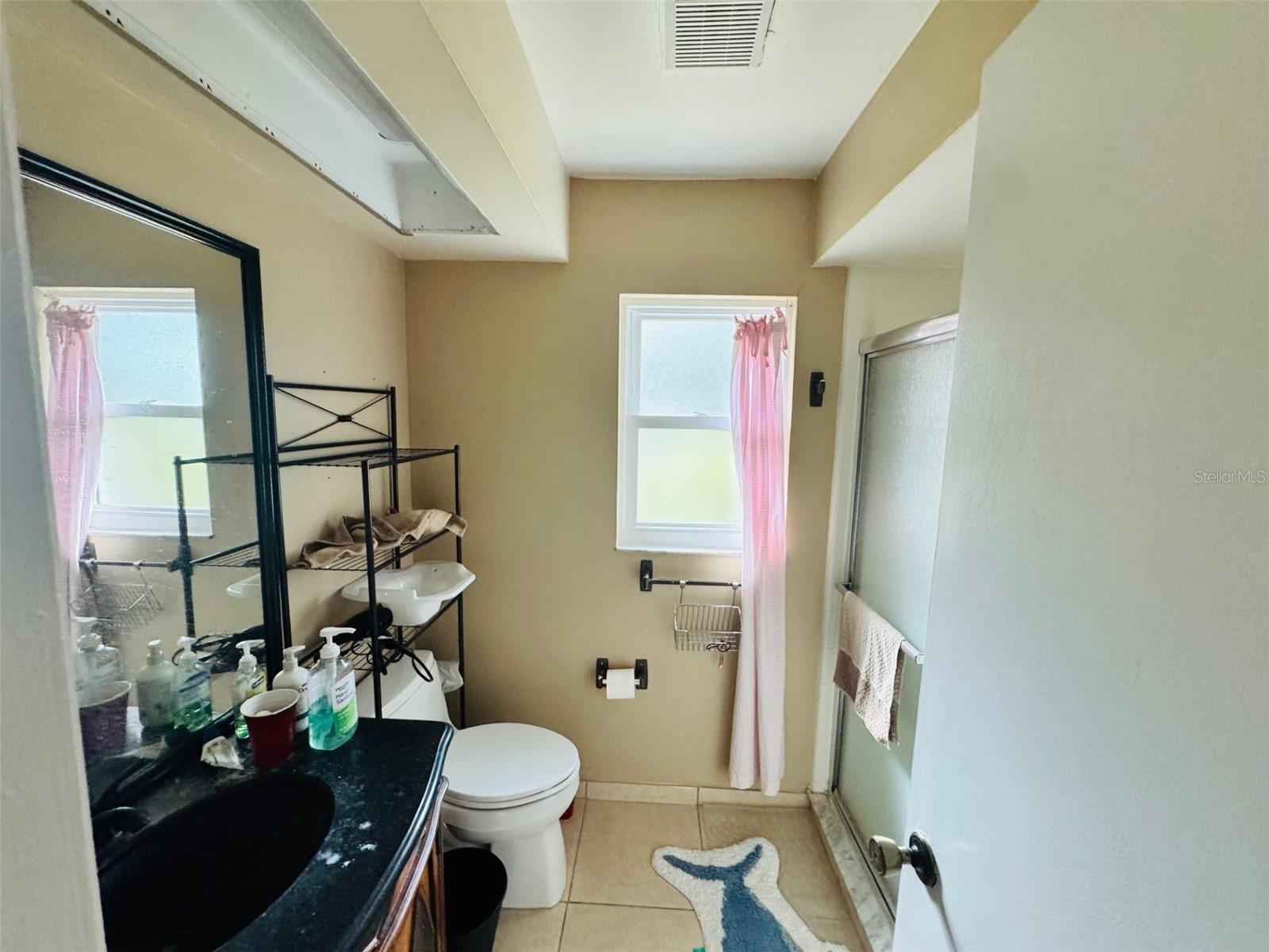 BAY LAKES AT GRANADA SEC 01 - Residential Lease