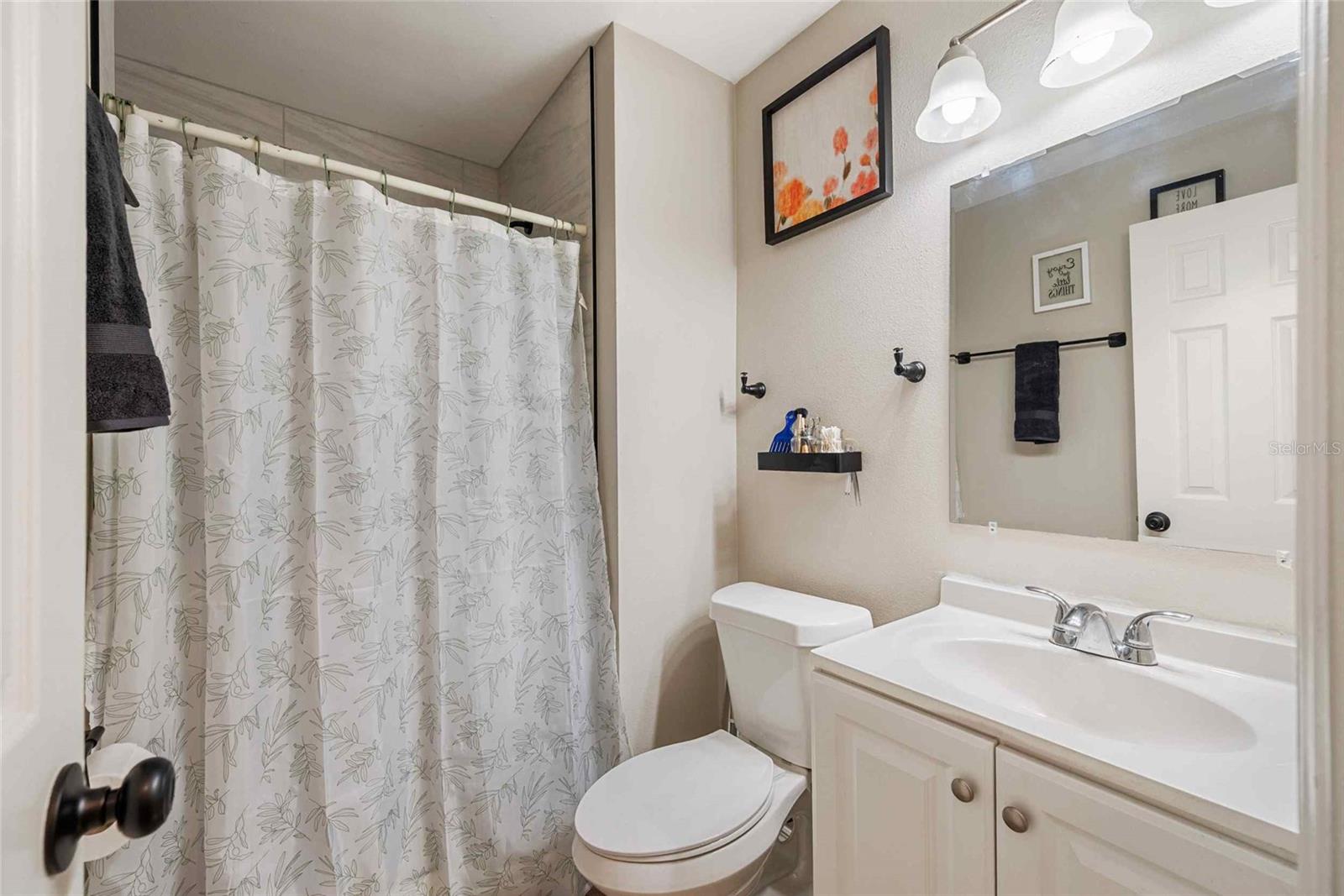 FOX CHASE TWNHMS - Residential