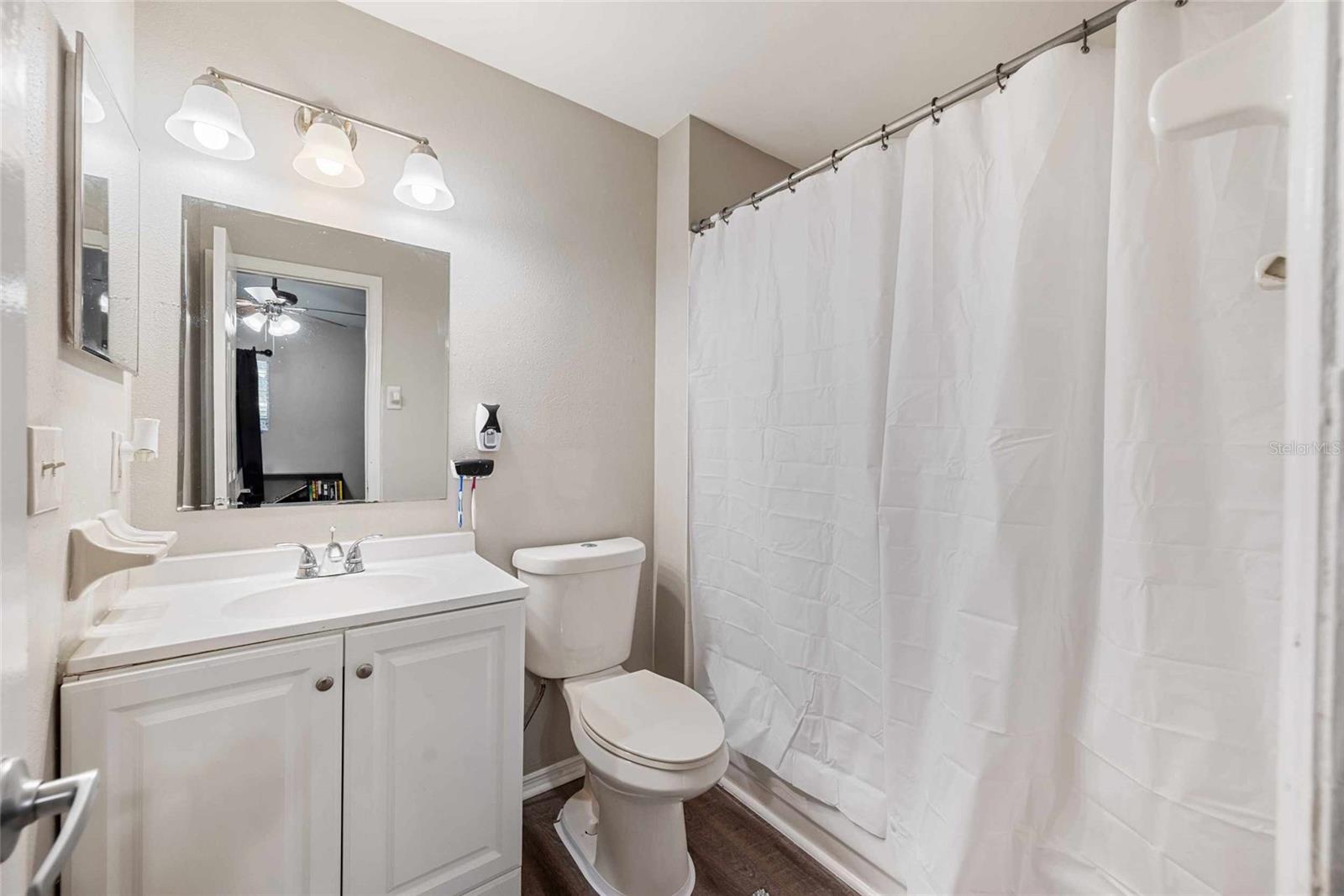 FOX CHASE TWNHMS - Residential