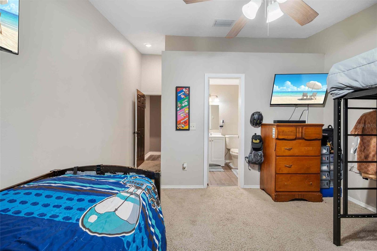 FOX CHASE TWNHMS - Residential