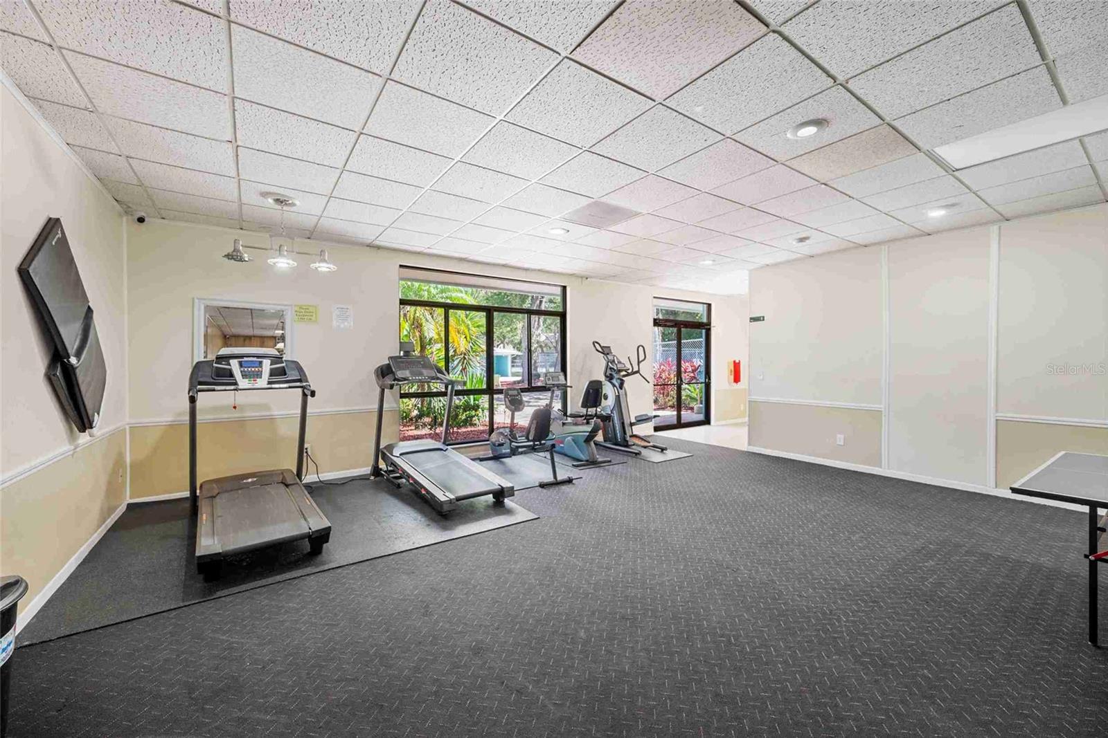 FOX CHASE TWNHMS - Residential