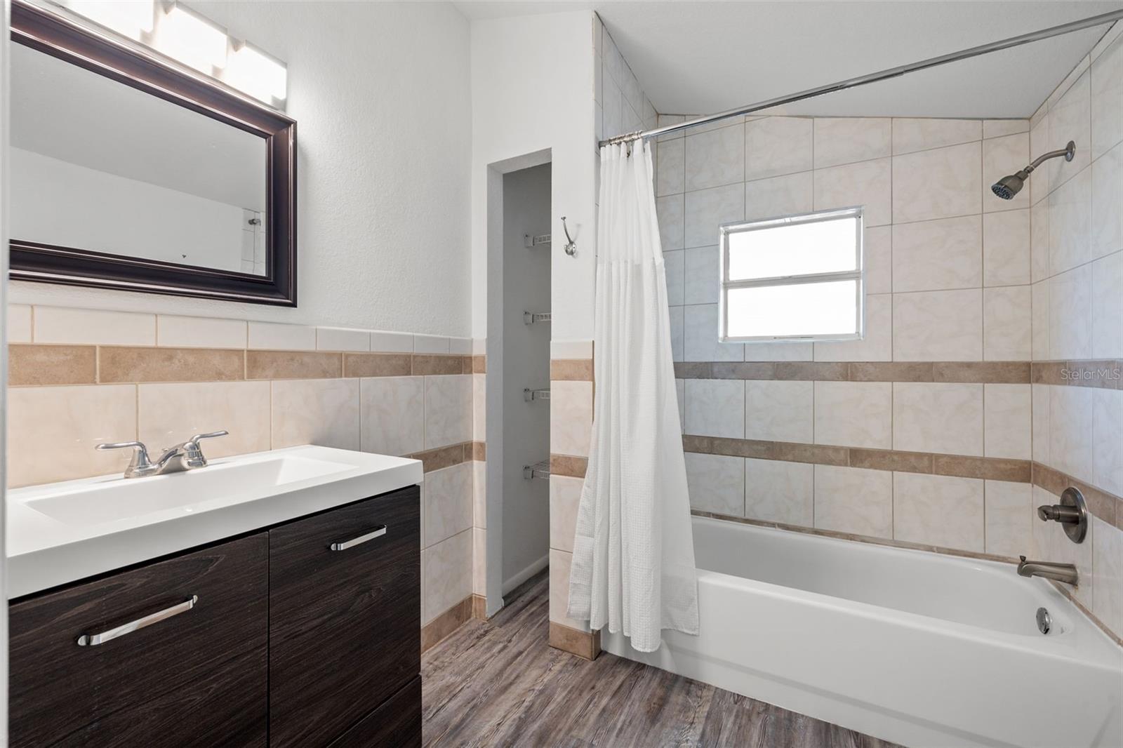 RUSSELL PARK - Residential Income