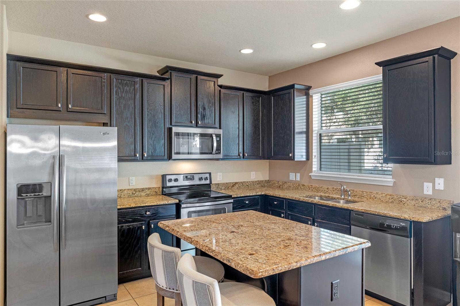 9559 SILVER BUTTONWOOD STREET