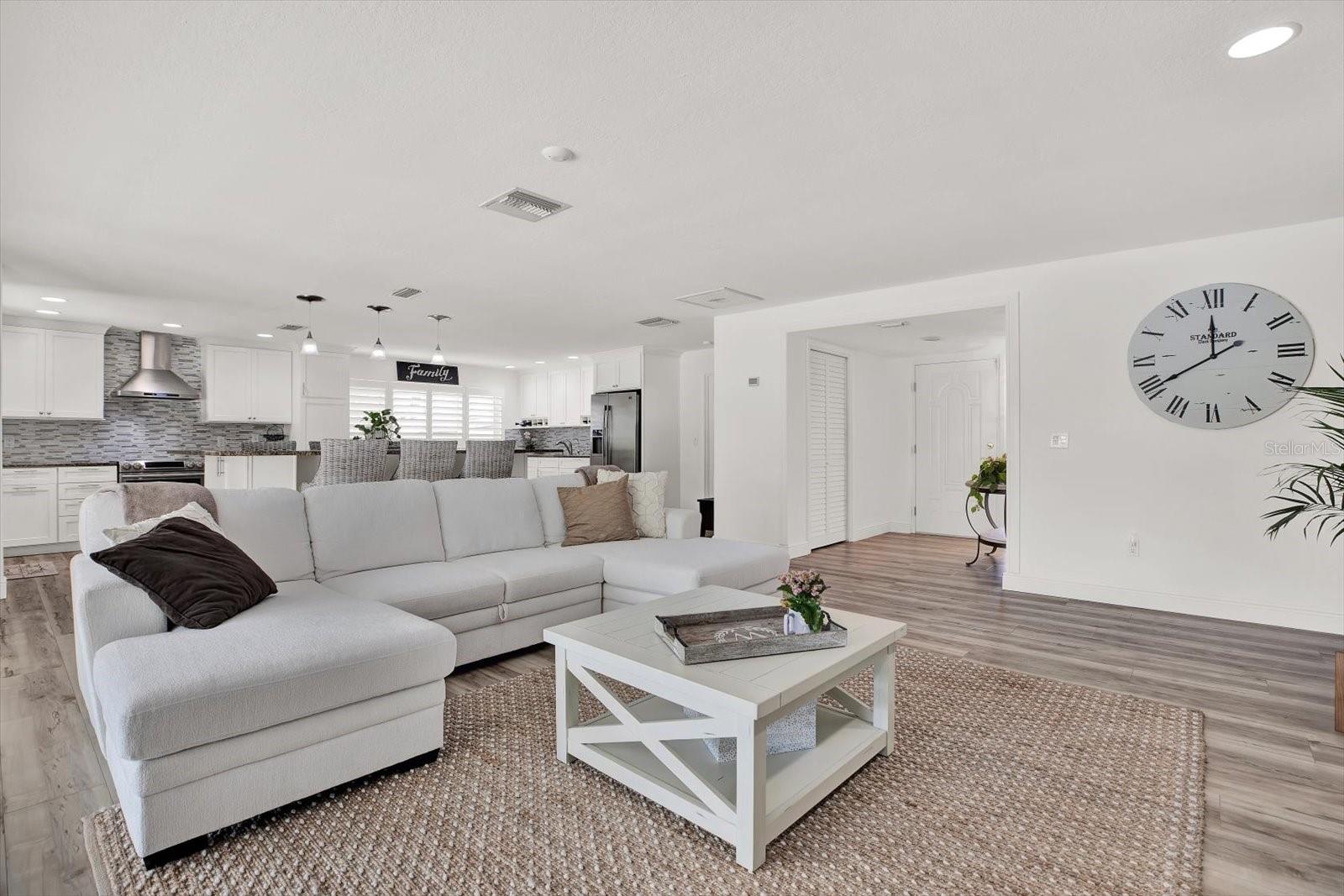 5473 BAYSHORE DRIVE