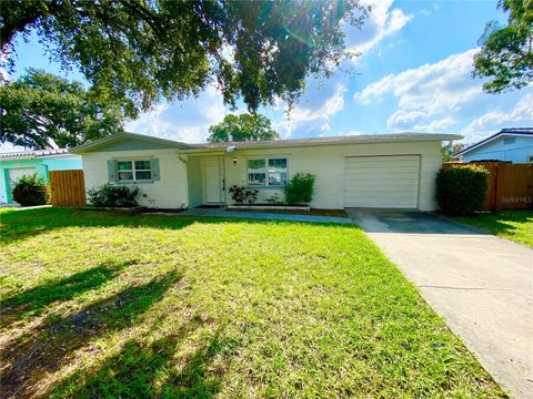 A home in SEMINOLE