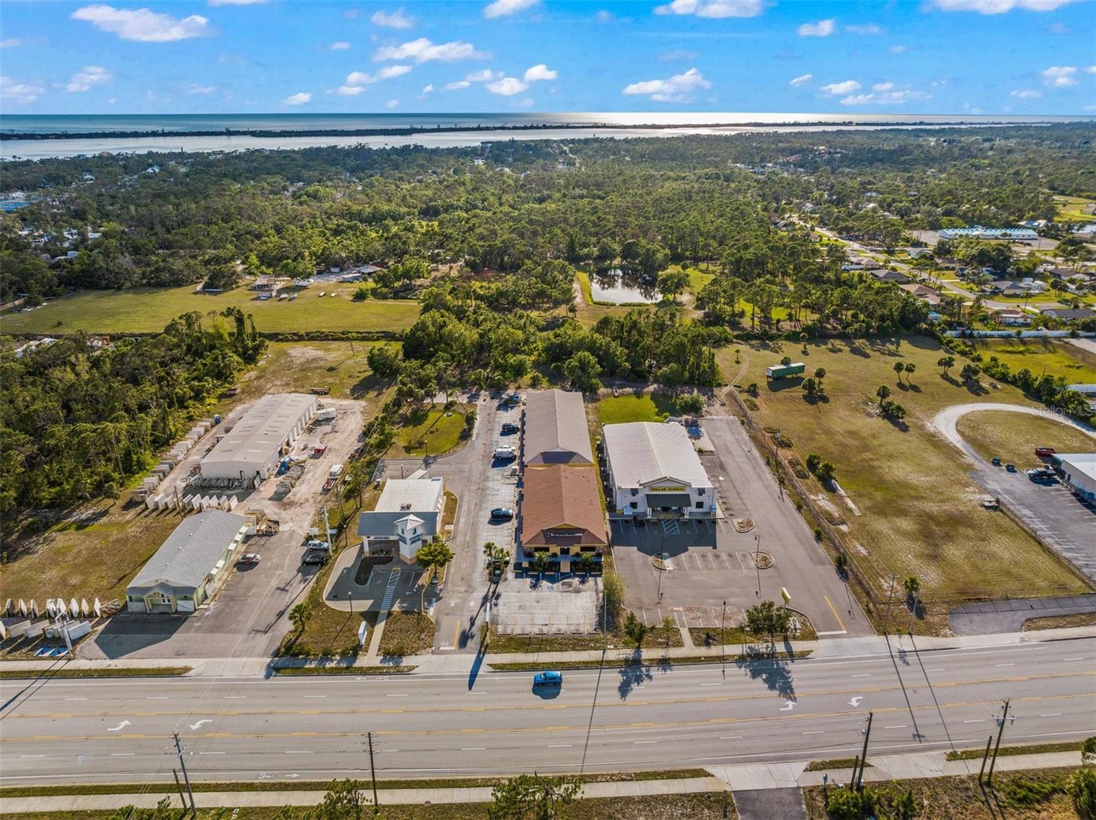 PINE PLAZA - Commercial Lease