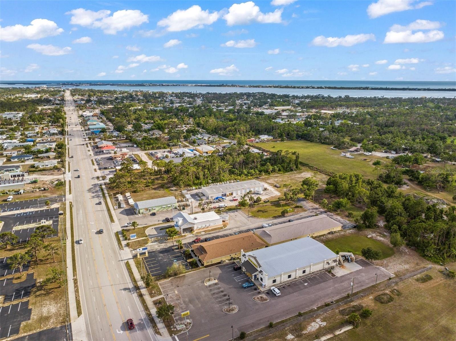 PINE PLAZA - Commercial Lease