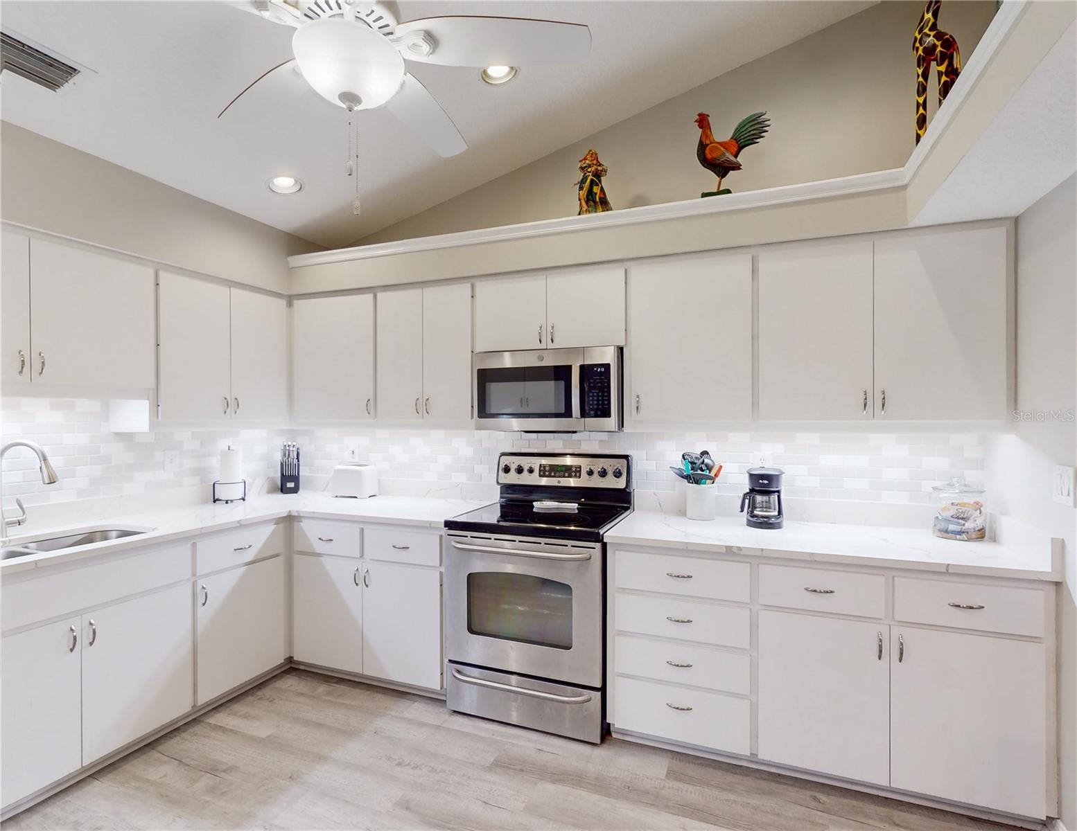 WOODSIDE OAKS - Residential