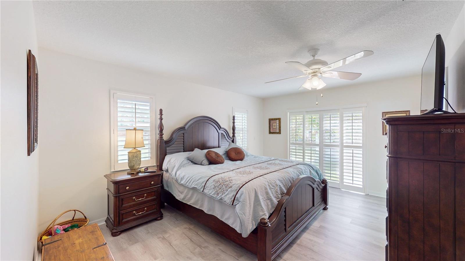 WOODSIDE OAKS - Residential