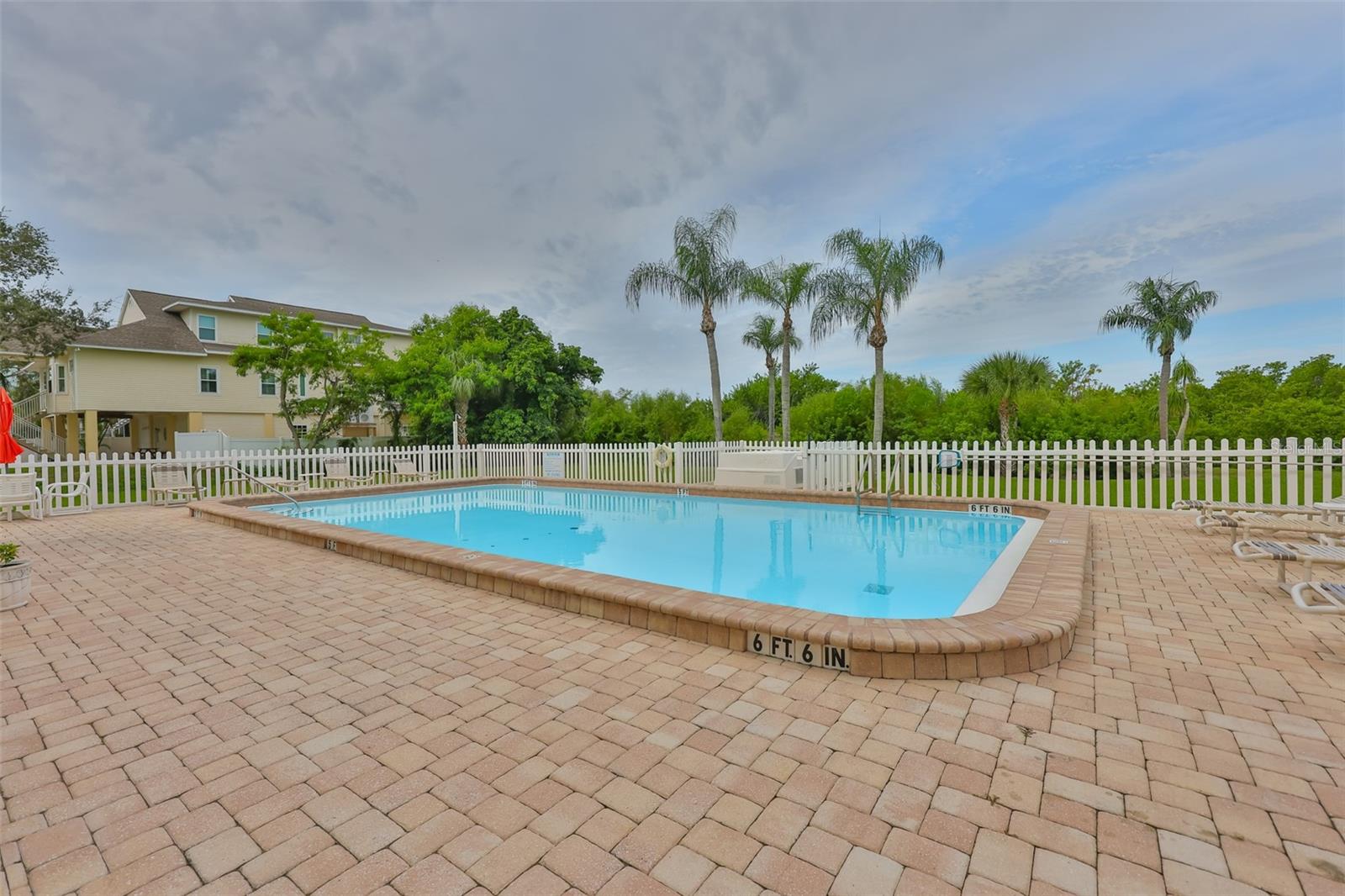 BAY HARBOR CLUB COND - Residential Lease