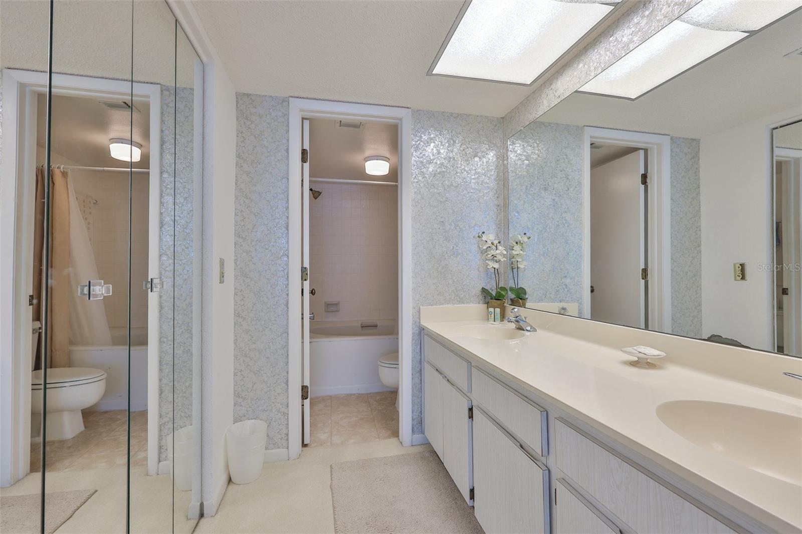 BAY HARBOR CLUB COND - Residential Lease