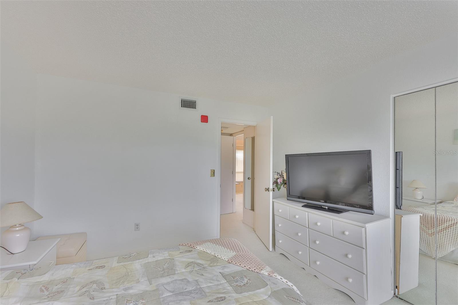 BAY HARBOR CLUB COND - Residential Lease
